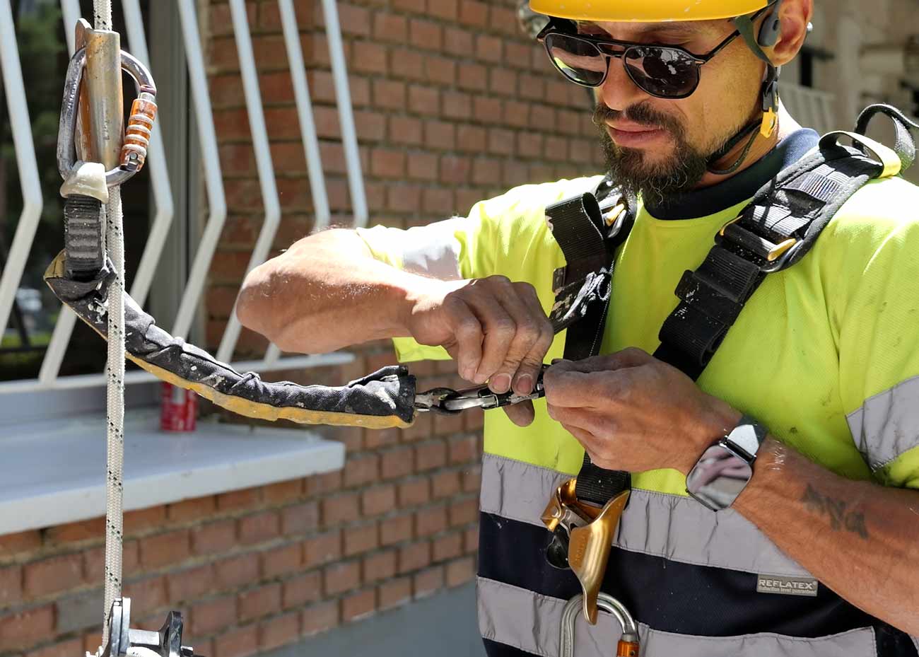 Reparación de bajantes por el exterior mediante trabajos verticales